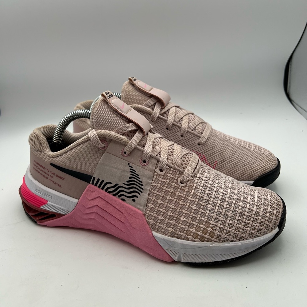 Nike Metcon 8 Barely Rose 2022 Women’s Size 6 Athletic Shoe Sneakers DO9327-600